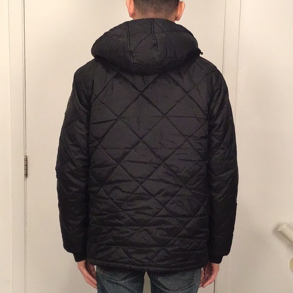 Hurley quilted coat with hoodie and fleece on the inside. Size medium. - Picture 3 of 13